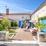 D'hotes Chez Jacques فندق مبيت وإفطار 4*