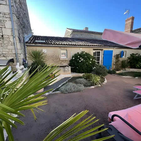 D'hotes Chez Jacques Bed and Breakfast 4*