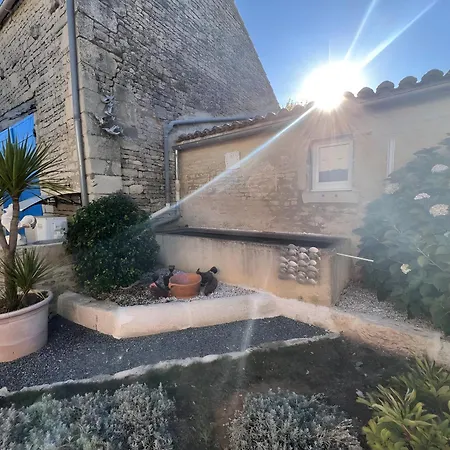 D'hotes Chez Jacques Bed and Breakfast Saint-Martin-de-Fraigneau