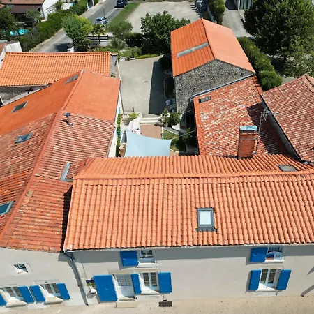 D'hotes Chez Jacques Bed and Breakfast 4*