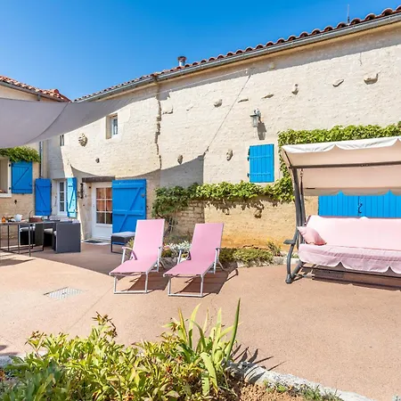 D'hotes Chez Jacques Bed and Breakfast 4*