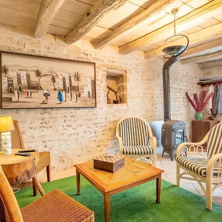 D'hotes Chez Jacques Bed and Breakfast 4*